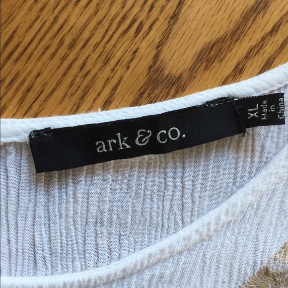 XL Embroidered Tank - Picture 5 of 6